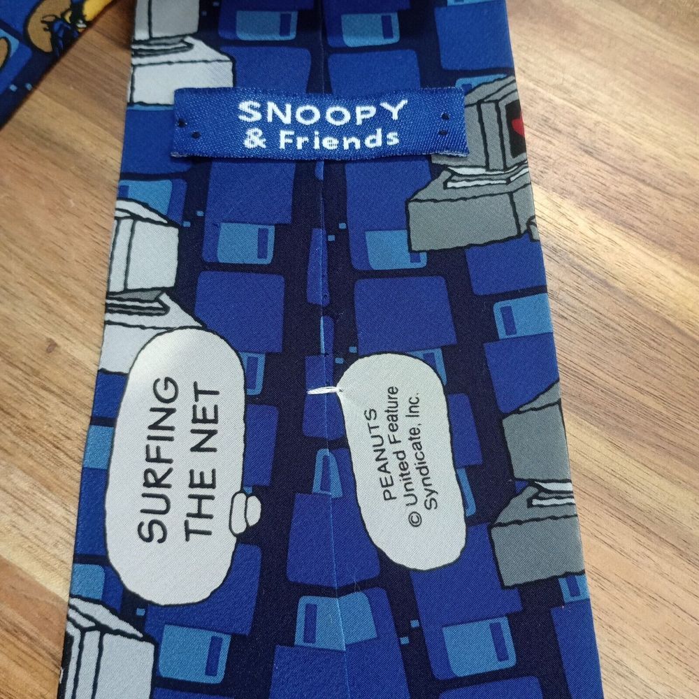 Vintage 90s PEANUTS 100% Silk Neck‎ Tie Snoopy Cartoon Surfing The Internet - Picture 7 of 8